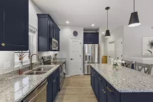 204 Bonnie Ln, Belleville, WI 53508 - Photo 8