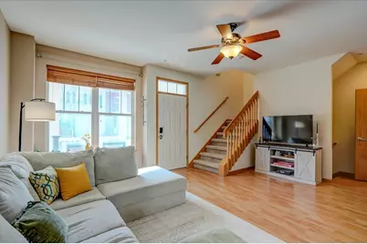 41 S Gardens Way #41, Fitchburg, WI 53711 - Photo 18