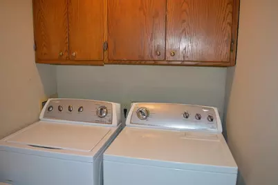 1002 Ellen Avenue, Madison, WI 53716 - Photo 14