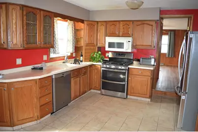 1002 Ellen Avenue, Madison, WI 53716 - Photo 4