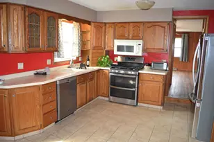 1002 Ellen Ave, Madison, WI 53716 - Photo 4