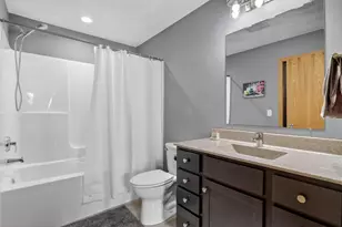 4252 Fox Hills Ct, Janesville, WI 53546 - Photo 40