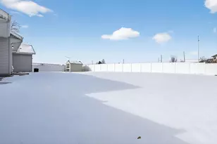 4252 Fox Hills Ct, Janesville, WI 53546 - Photo 12