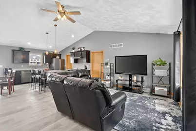 4252 Fox Hills Court, Janesville, WI 53546 - Photo 14