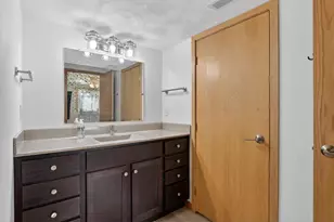 4252 Fox Hills Ct, Janesville, WI 53546 - Photo 44