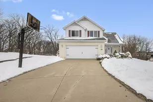 29 Weir Cir, Madison, WI 53719 - Photo 2