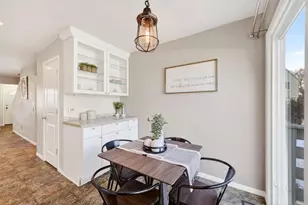 7322 Mockingbird Ln, Middleton, WI 53562 - Photo 10