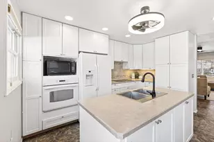 7322 Mockingbird Ln, Middleton, WI 53562 - Photo 6