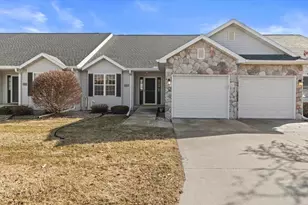 3024 Edmonton Dr, Sun Prairie, WI 53590 - Photo 2
