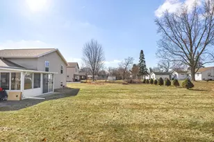 533 Lewellen St, Marshall, WI 53559 - Photo 32