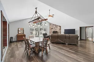 831 Island Ct, Baraboo, WI 53913 - Photo 6