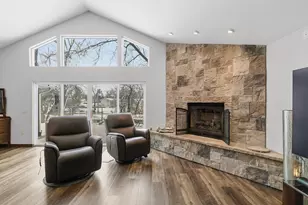 831 Island Ct, Baraboo, WI 53913 - Photo 10