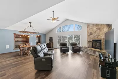 831 Island Court, Baraboo, WI 53913 - Photo 4