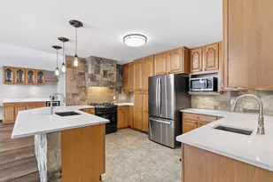 831 Island Ct, Baraboo, WI 53913 - Photo 18