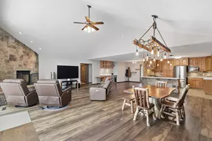 831 Island Ct, Baraboo, WI 53913 - Photo 12