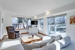 345 Kensington Dr, Madison, WI 53704 - Photo 8