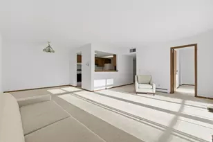 325 S Yellowstone Dr, Madison, WI 53705 - Photo 4