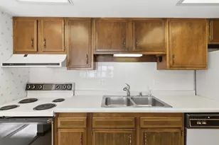 325 S Yellowstone Dr, Madison, WI 53705 - Photo 18