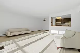 325 S Yellowstone Dr, Madison, WI 53705 - Photo 12