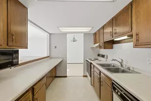 325 S Yellowstone Dr, Madison, WI 53705 - Photo 20