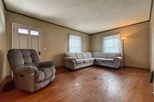 533 Bostwick Ave, Janesville, WI 53545 - Photo 2