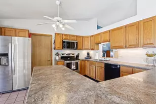 5501 Comanche Way, Madison, WI 53704 - Photo 12