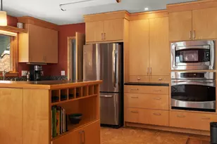 605 Cedar St, Madison, WI 53715 - Photo 12