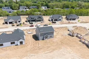 3805 N Woodbury Ln, Janesville, WI 53545 - Photo 6