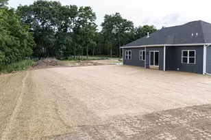 3740 N Woodbury Ln, Janesville, WI 53545 - Photo 6