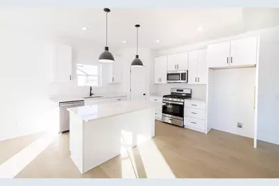 3804 N Woodbury Lane, Janesville, WI 53545 - Photo 4