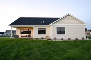 3804 N Woodbury Ln, Janesville, WI 53545 - Photo 14