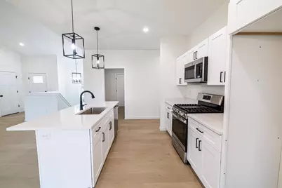 3821 N Woodbury Lane, Janesville, WI 53545 - Photo 4