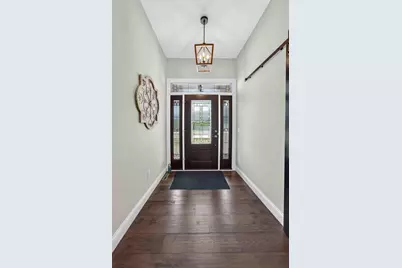 810 Lynn Street, Waunakee, WI 53597 - Photo 2