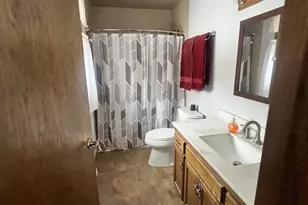 5026 Piccadilly Dr, Madison, WI 53714 - Photo 12