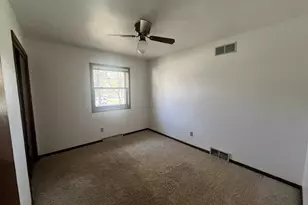 5026 Piccadilly Dr, Madison, WI 53714 - Photo 6