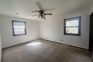5026 Piccadilly Dr, Madison, WI 53714 - Photo 8