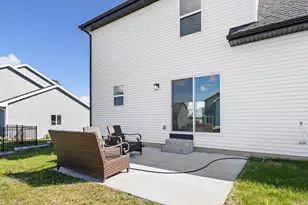 244 Hawks View Dr, Edgerton, WI 53534 - Photo 8