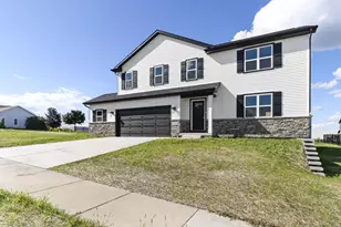 244 Hawks View Dr, Edgerton, WI 53534 - Photo 2