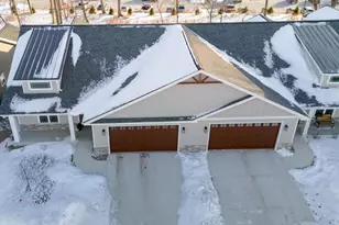 4147 Fox Frst Wy, DeForest, WI 53532 - Photo 2