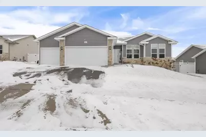 932 Margarets Way, Belleville, WI 53508 - Photo 2