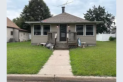 618 N Wacouta Avenue, Prairie Du Chien, WI 53821 - Photo 1