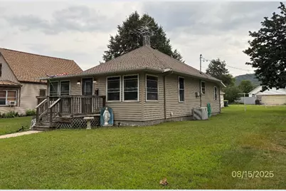 618 N Wacouta Avenue, Prairie Du Chien, WI 53821 - Photo 2