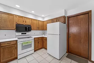 5926 Forest Ln, Fitchburg, WI 53711 - Photo 12