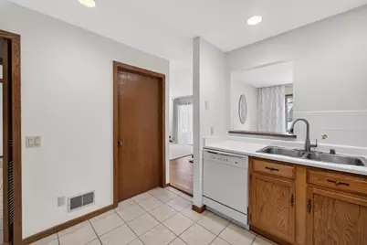 5926 Forest Lane, Fitchburg, WI 53711 - Photo 14