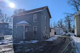 320 Linn St, Janesville, WI 53548 - Photo 1