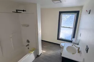 320 Linn St, Janesville, WI 53548 - Photo 6