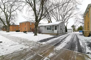 2122 E Johnson St, Madison, WI 53704 - Photo 2