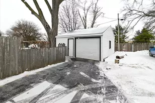 2122 E Johnson St, Madison, WI 53704 - Photo 8