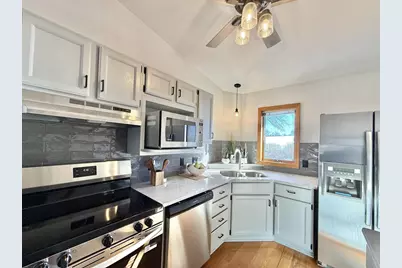 4336 E Wood Trail, Beloit, WI 53511 - Photo 10