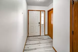 6159 Dell Dr, Madison, WI 53718 - Photo 6